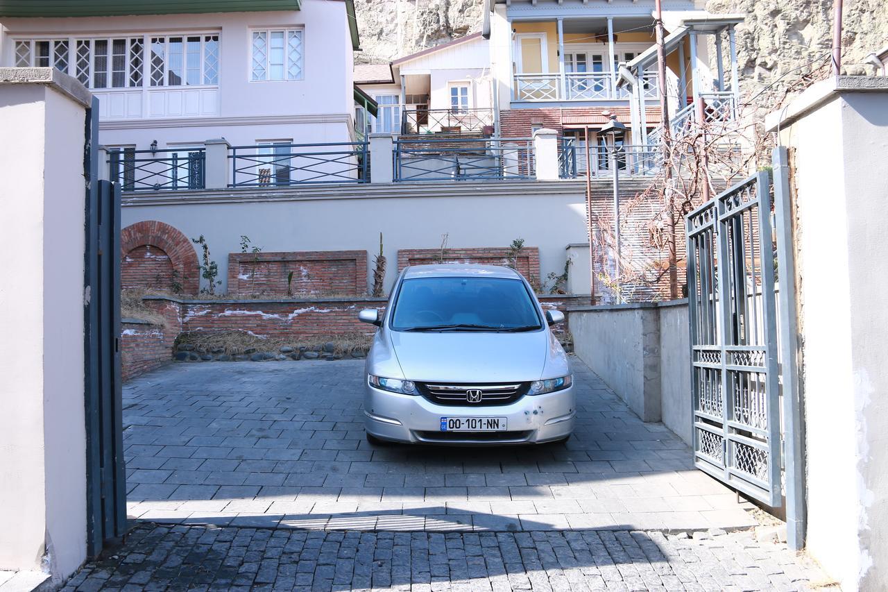 Apartment Nino Botanical Tbilisi Exteriör bild