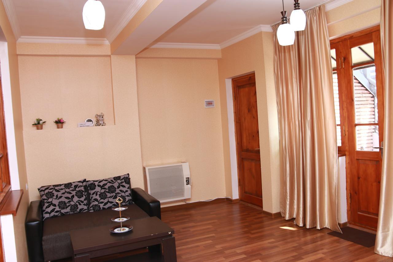 Apartment Nino Botanical Tbilisi Exteriör bild
