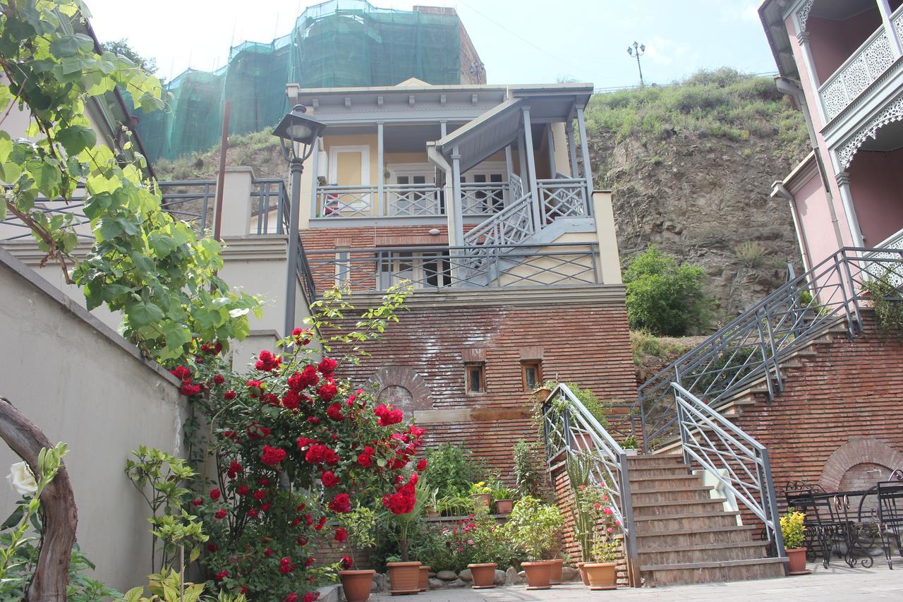 Apartment Nino Botanical Tbilisi Exteriör bild